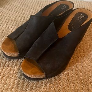 Anyi Lu Black Wedge Sandals